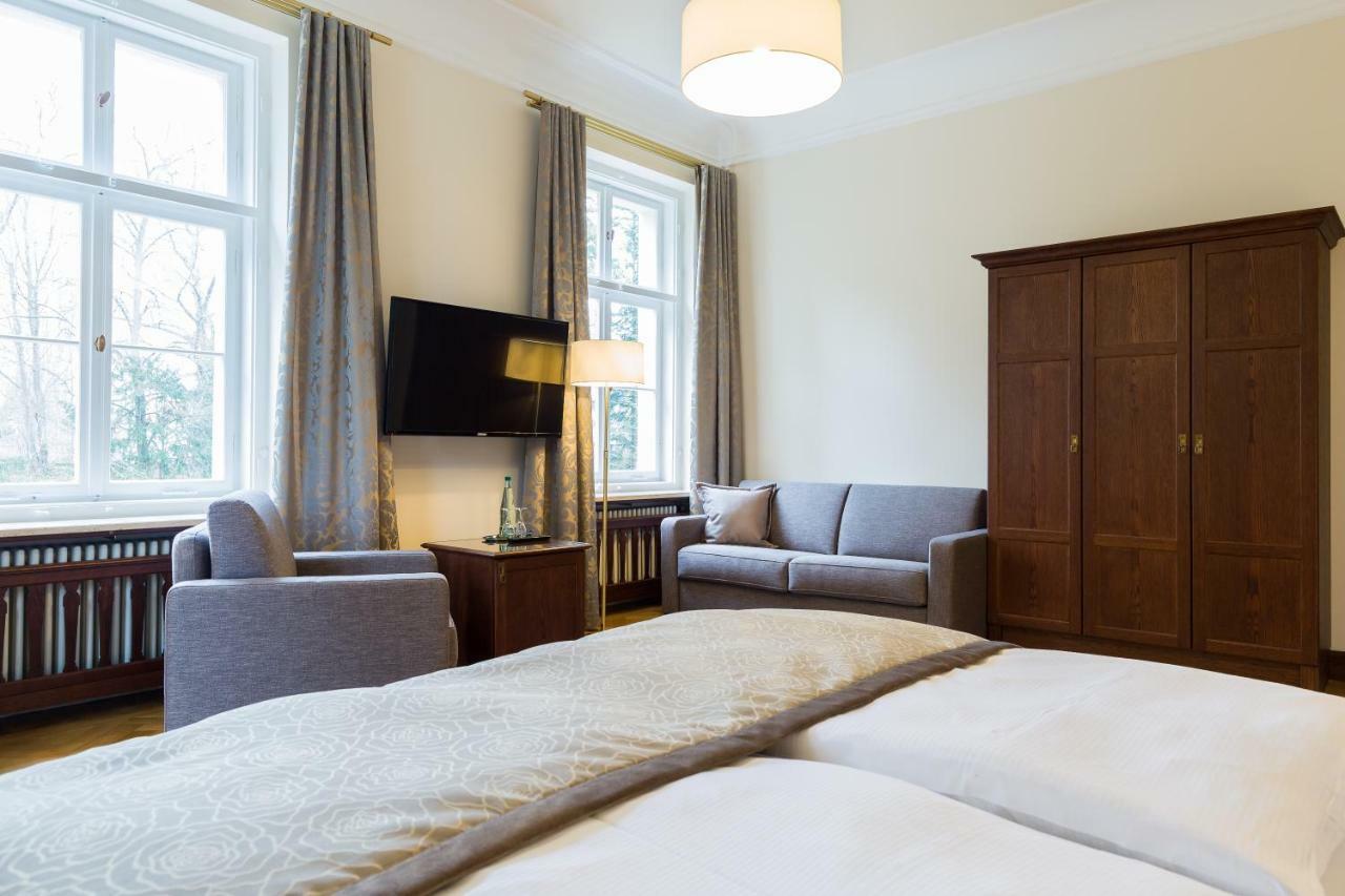 Hotel Villa Altenburg Possneck ภายนอก รูปภาพ